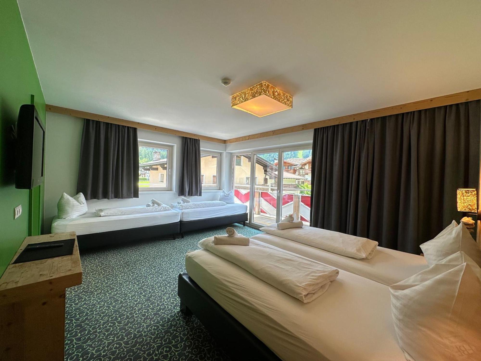 מאיירהופן Partyhouse Harakiri Stay Different 60 Seconds To Mountains! Free Parking! Self Check-In מראה חיצוני תמונה